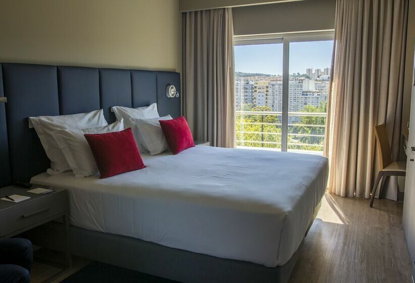 سوییت, Melia Setubal