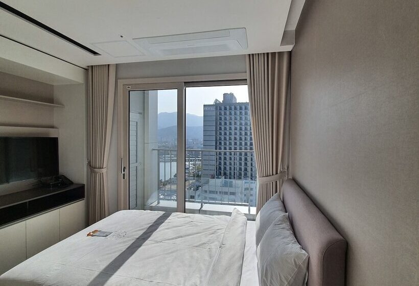 Номер Стандарт Двуспальная Кровать, World State Hotel Sokcho
