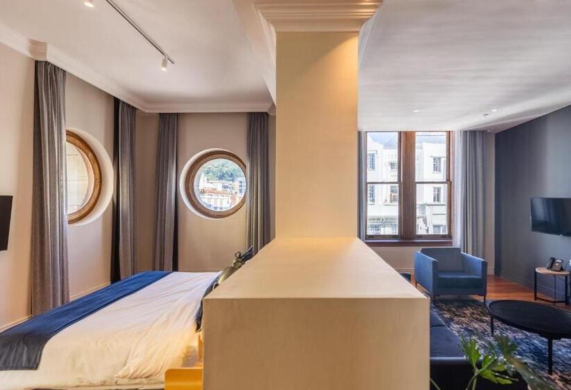 Президентский Люкс, Old Bank Hotel   Lion Roars Hotels & Lodges