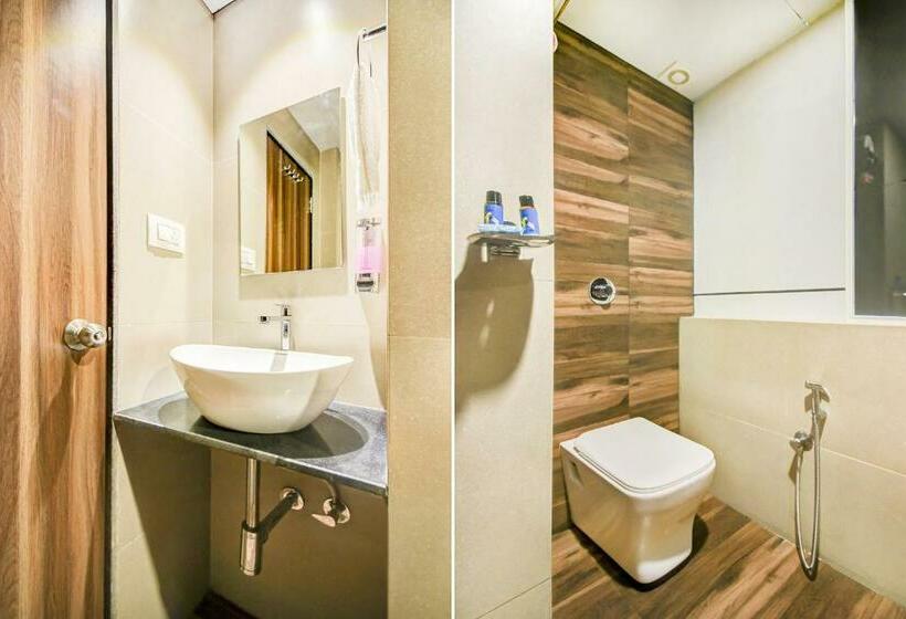 Трехместный Президентский, Fabhotel Axis International   Nr Mumbai International Airport