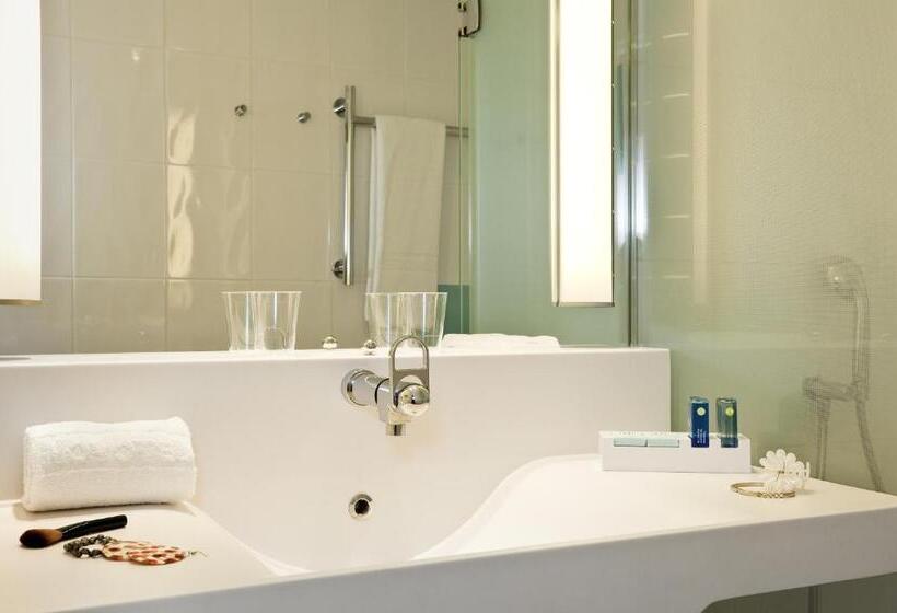 Номер Стандарт, Ibis Styles Toulon La Seynesurmer