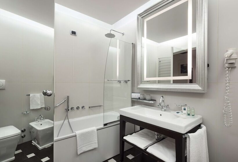 اتاق لوکس, Unahotels Cusani Milano
