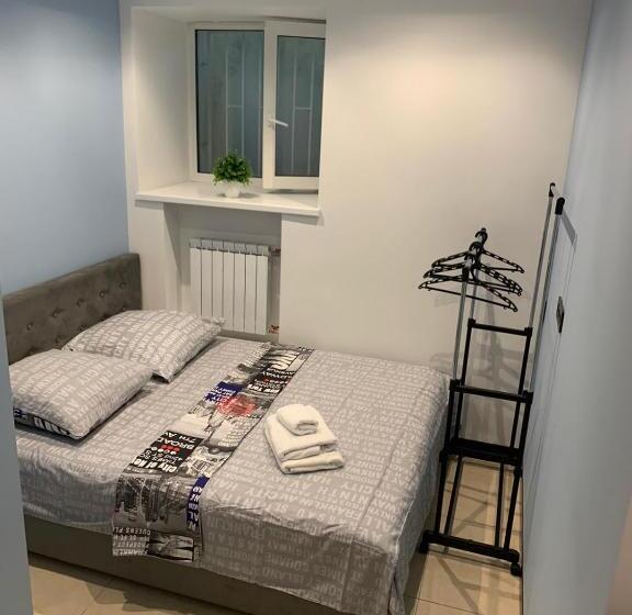 اتاق استاندارد, Underground Hostel