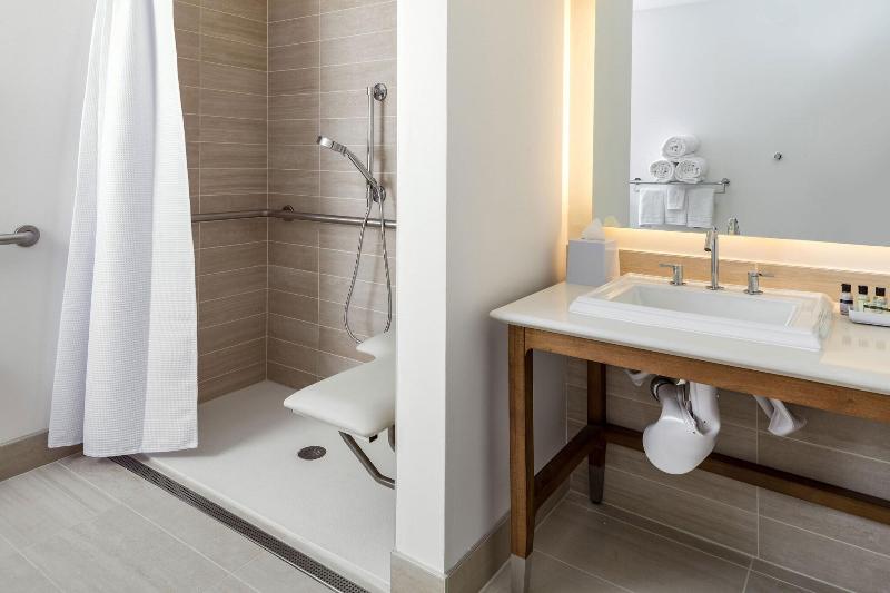 Студия Стандарт Кровать Куин, Element Bend