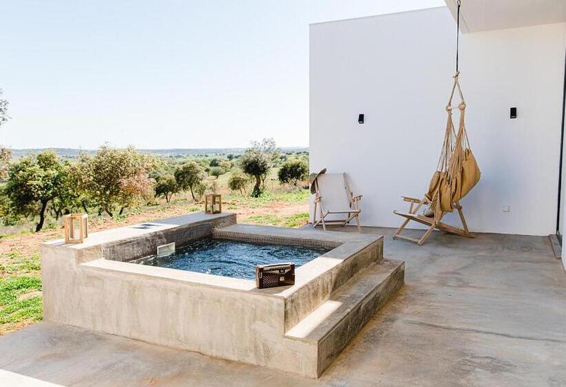 Superior suite with lake view, Montimerso Skyscape Countryhouse