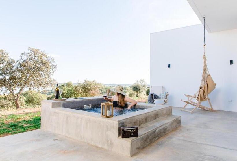 Superior suite with lake view, Montimerso Skyscape Countryhouse