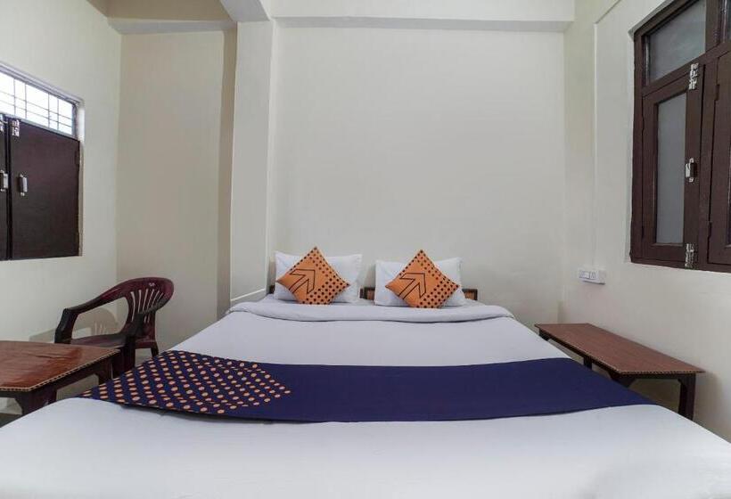 Трехместный Номер Классика, Spot On Hotel Aina