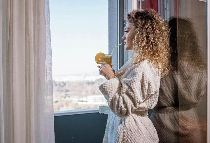 Suite with lake view, Olivar Hotel Tirana