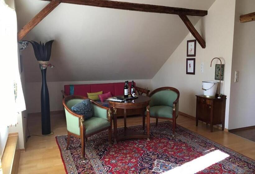 Полулюкс Вид на Сад, Villa Carla