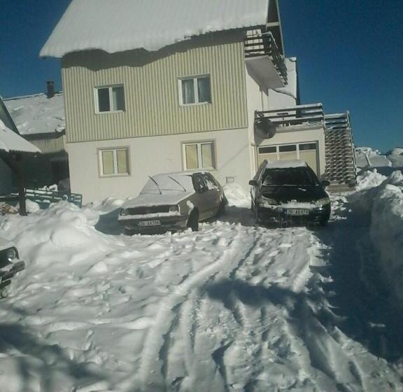 اتاق ساده سه‌ نفره, Guesthouse Mijatovic