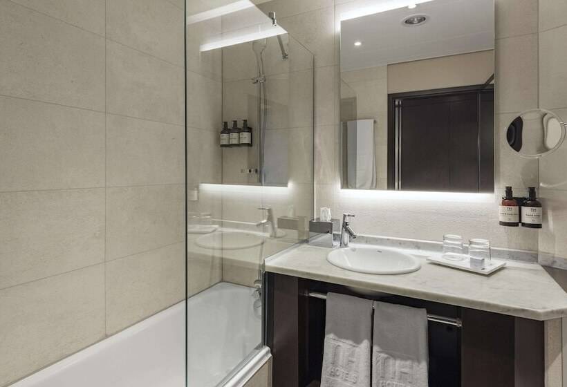 Chambre Standard, NH Geneva Airport