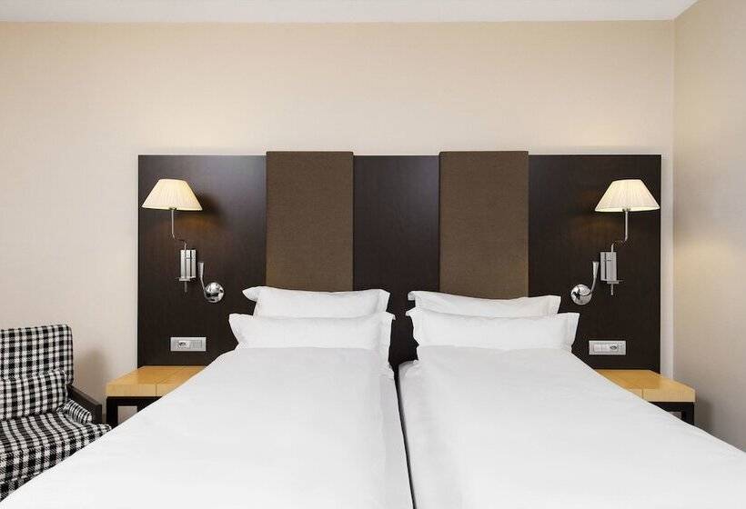 Chambre Standard, NH Geneva Airport