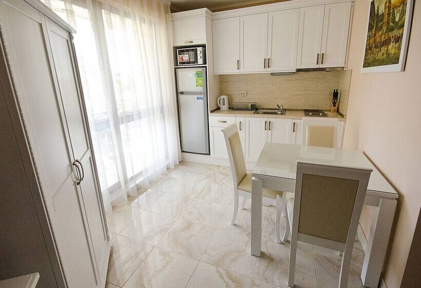 استودیوی لوکس, Apartments In Complex Poseidon