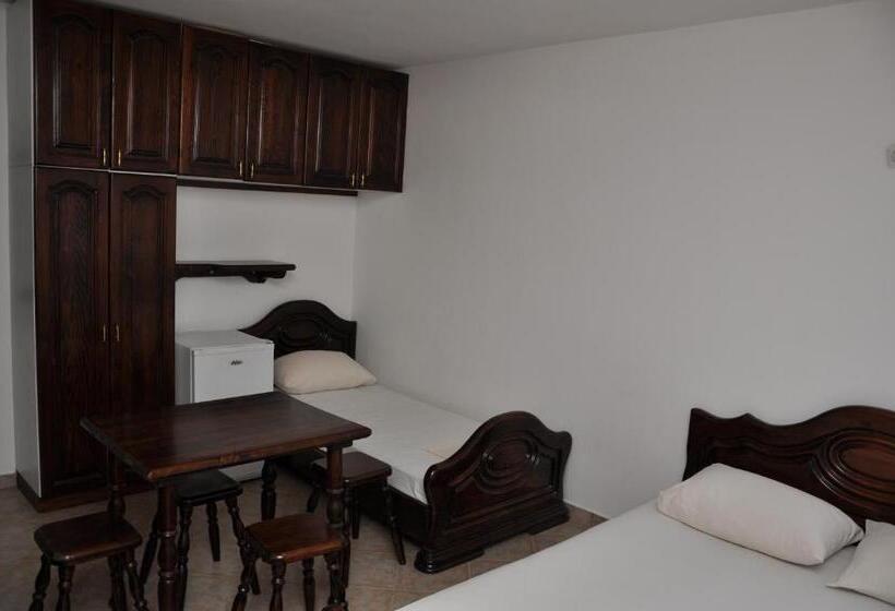 آپارتمان 1 خوابه با بالکن, Rooms & Apartments Anka