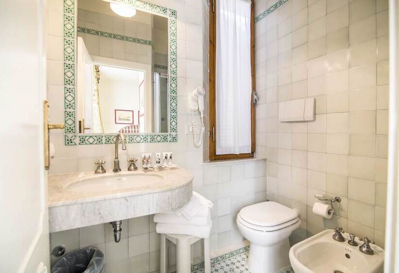 اتاق استاندارد, Italia