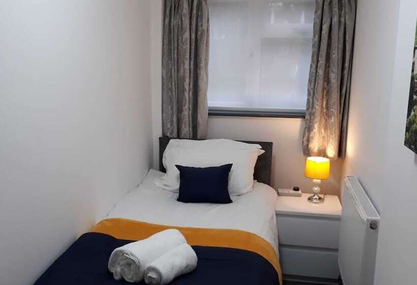 Standard Yhden Hengen Huone, Wilson Lodge