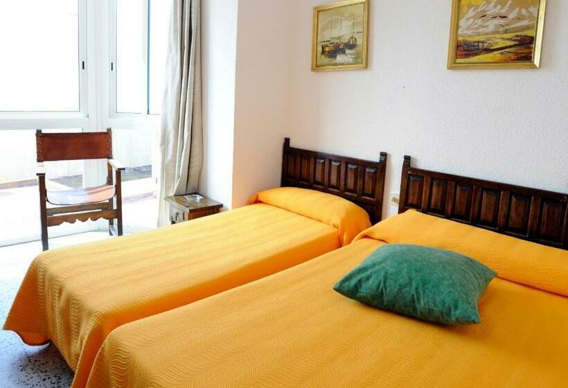 스탠다드 룸, Hostal Can Marinés