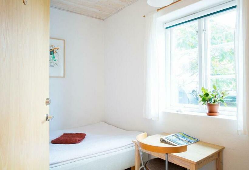 اتاق استاندارد یک تخته با سرویس بهداشتی مشترک, Stf Brantevik Råkulle Hostel