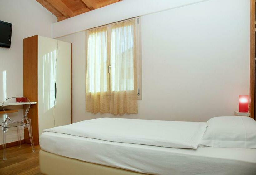 Номер Стандарт Индивидуальный, Via Verdi B&b