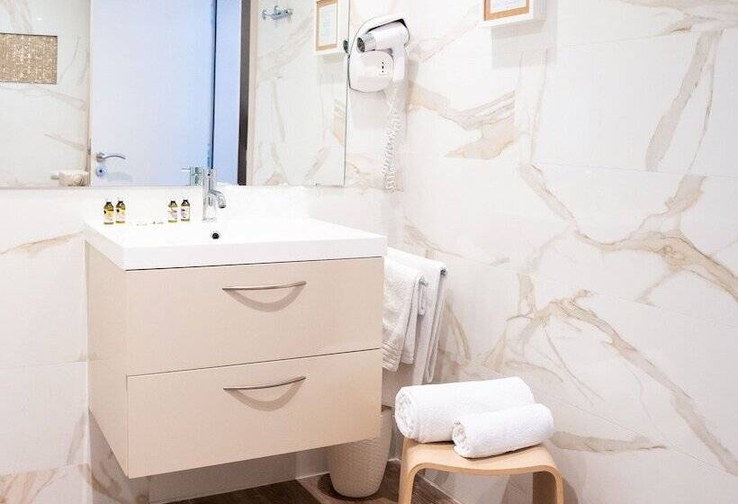 اتاق سوپریور سه تخته, Suisse