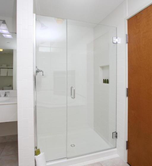 Номер Deluxe, Bay Pointe Inn