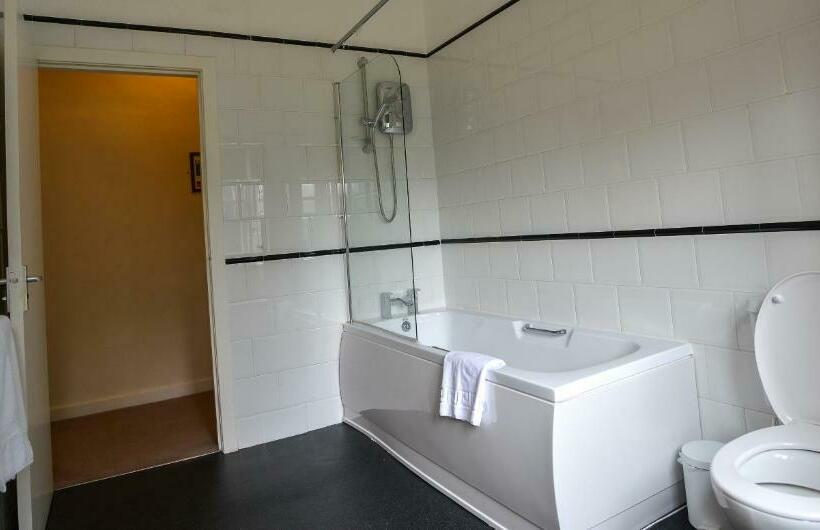 Номер Стандарт, Steeton Hall Hotel & Restaurant
