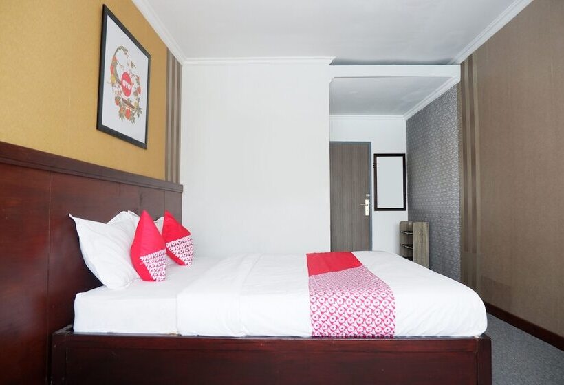 Номер Deluxe, Taman Wisata Kopeng Resort Powered By Cocotel