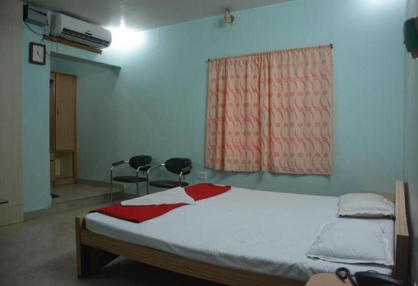Номер Deluxe, Naveen Residency