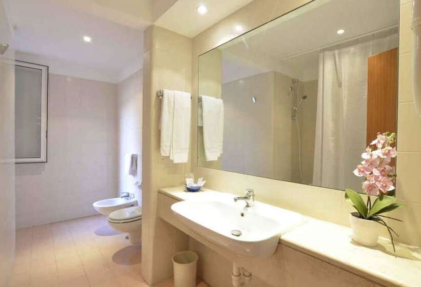 Quarto Triplo Standart, Tex
