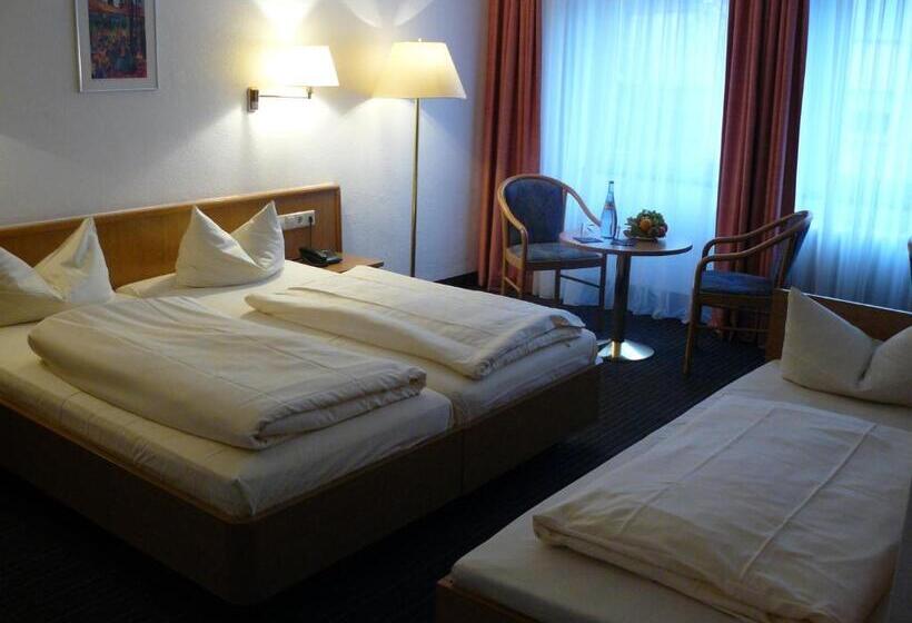 스탠다드 트리플 룸, Mirage City Hotel Stuttgart Zentrum