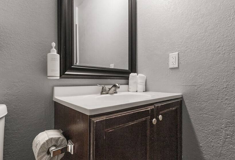 Номер Стандарт 2 Двуспальные Кровати, Sutter Inn