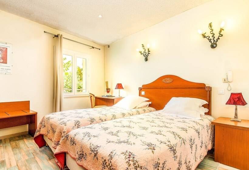 Номер Стандарт, Logis Hôtel Restaurant Résidence