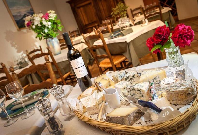 Номер Стандарт Трехместный, Logis Hôtel Restaurant Le Mont Aigoual