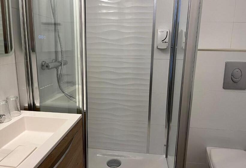 Номер Стандарт, Hôtel Le Mirage