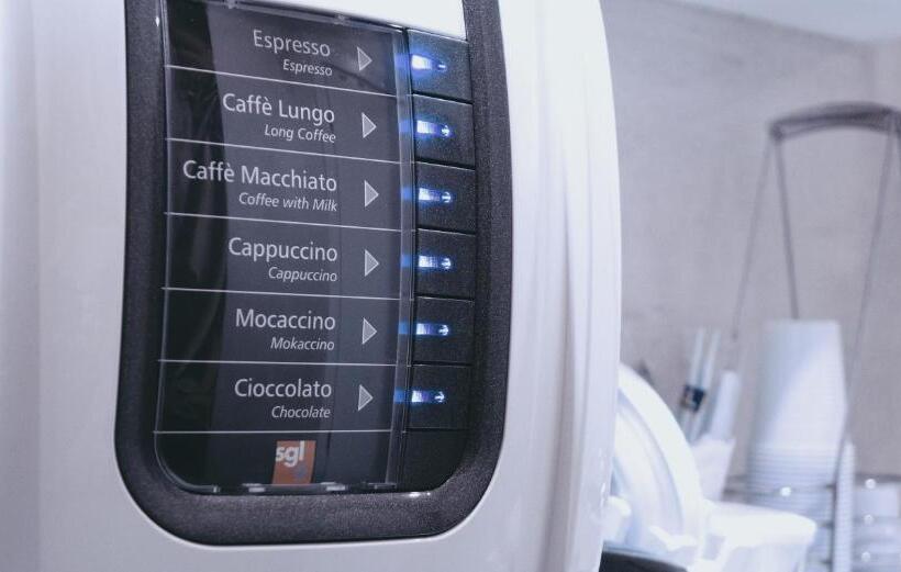 Chambre Standard, L Antenna