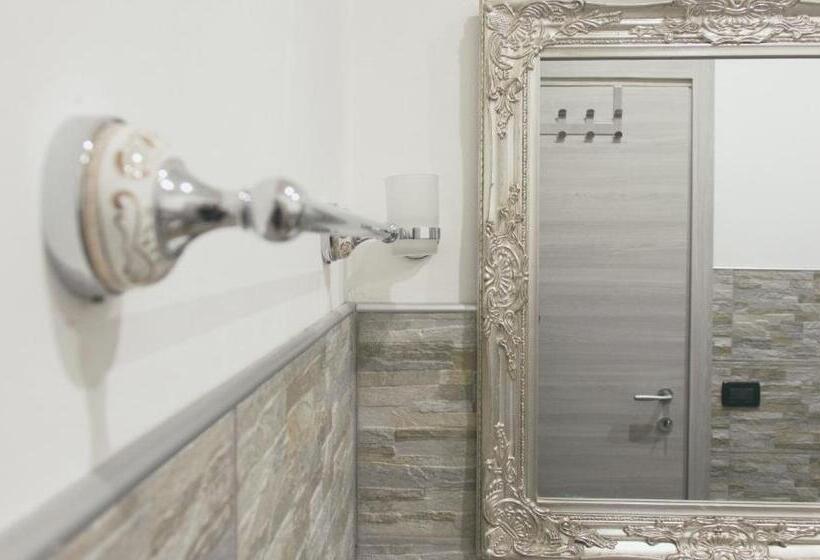 Chambre Standard, L Antenna