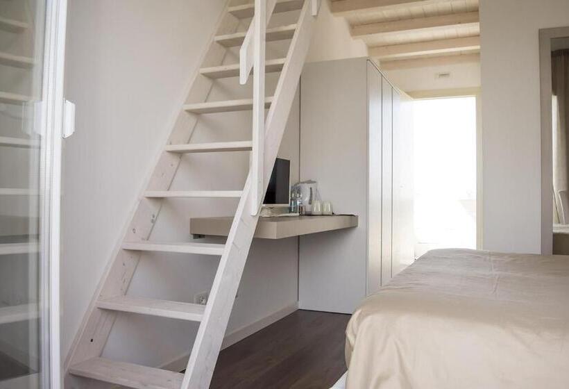 스탠다드 발코니 룸, Home Suites Home