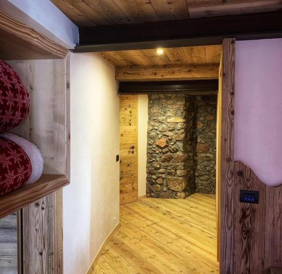 Family Suite, Grizzly Haus & Frosch Restaurant   Teritoria