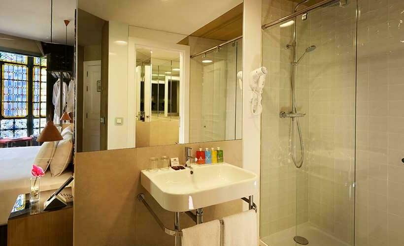 Номер Deluxe, Axel Hotel Barcelona   Adults Only