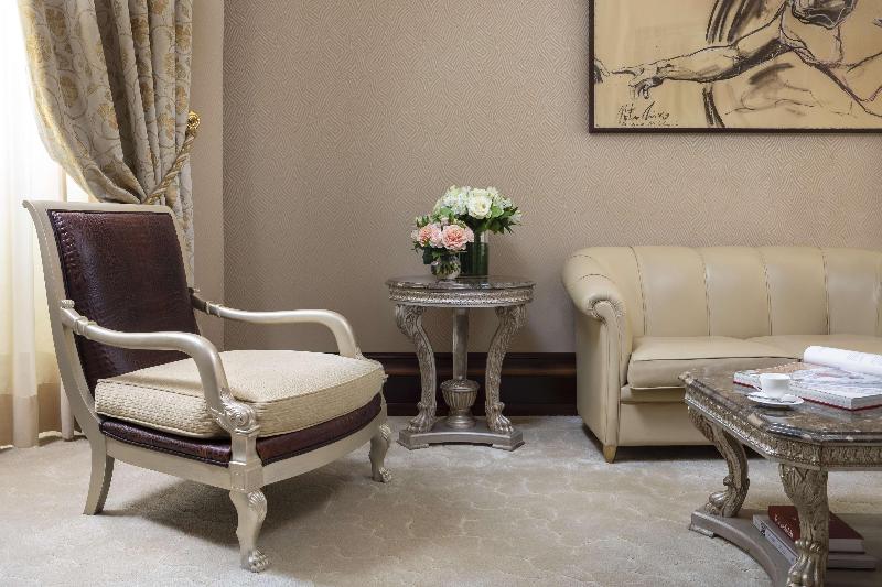 سوئیت جونیور با چشم‌انداز, Anantara Palazzo Naiadi Rome Hotel   A Leading Hotel Of The World