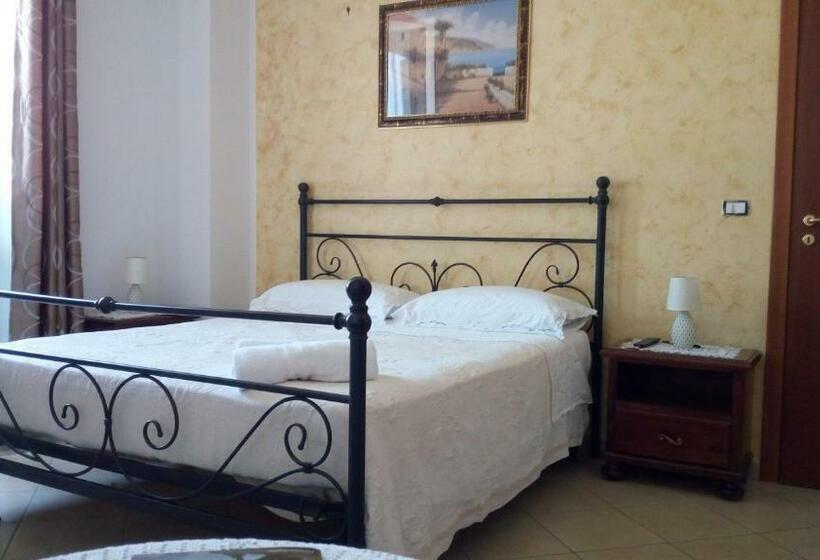 标准三人间, Annabella S Country House