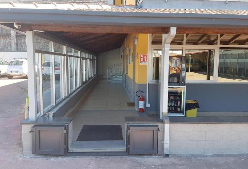 اتاق استاندارد, Etna Parking