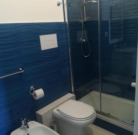 اتاق لوکس چهار تخته, Guest House Domus Cicerone