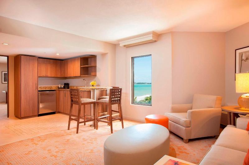 سوئیت با تخت بزرگ, Courtyard By Marriott Isla Verde Beach Resort