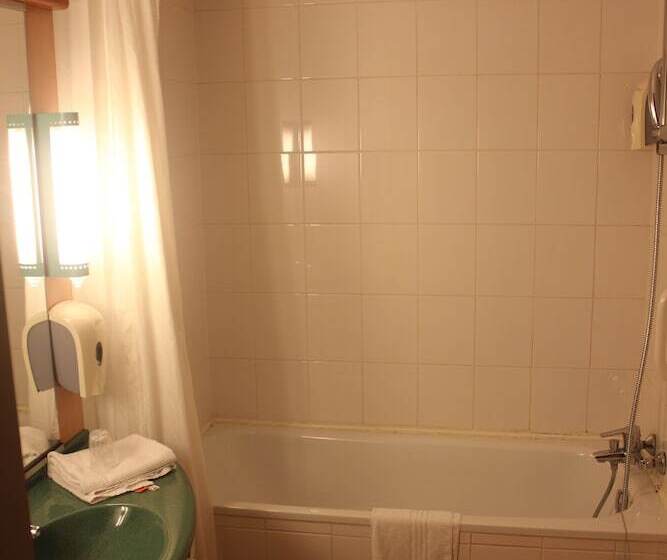标准三人间, B&b Hotel Mons Gare