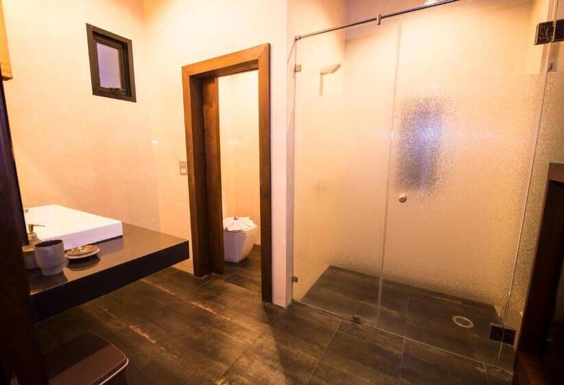 اتاق لوکس, Koh Chang Cliff Beach Resort