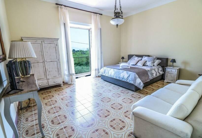 سوییت جونیور با چشم‌انداز دریا, Scognamiglio Suites