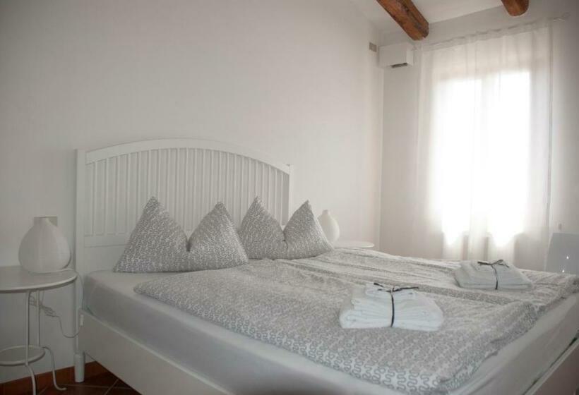 ویلای 2 خوابه, Calmancino Delle Selve