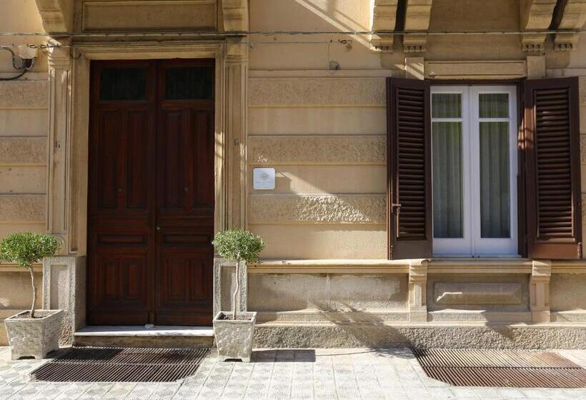 اتاق لوکس, Re Ruggero Rooms