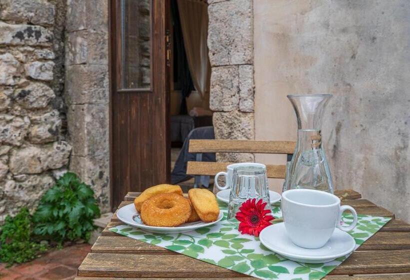 Четырехместный Номер Стандарт, Kypeiros Country Relais